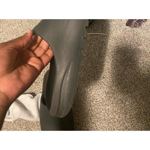 Onyx Yeezy slides - Picture 4 of 5